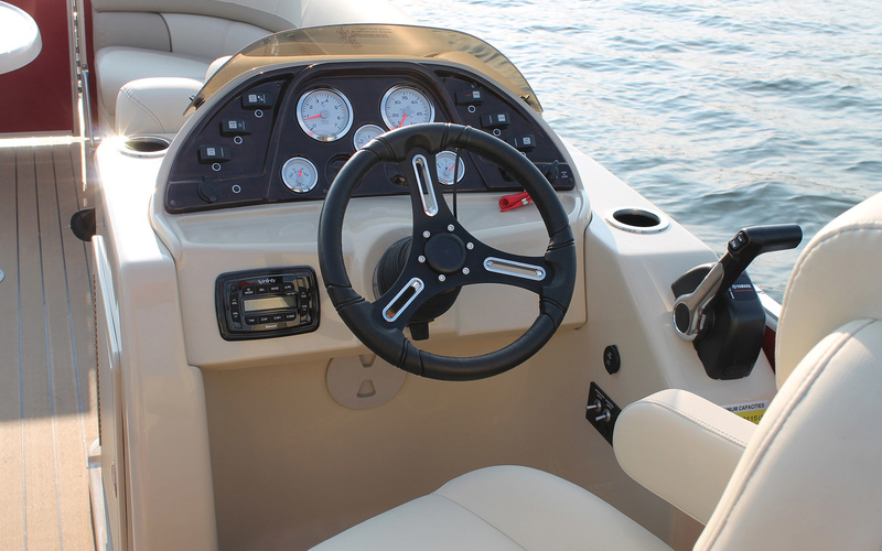 Sunchaser Eclipse 8525 Entertainer