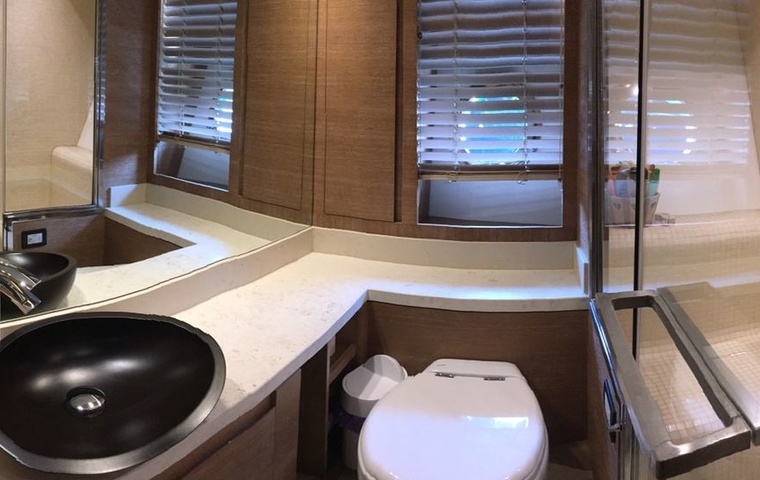 Monte Carlo Yachts 76 (2013)