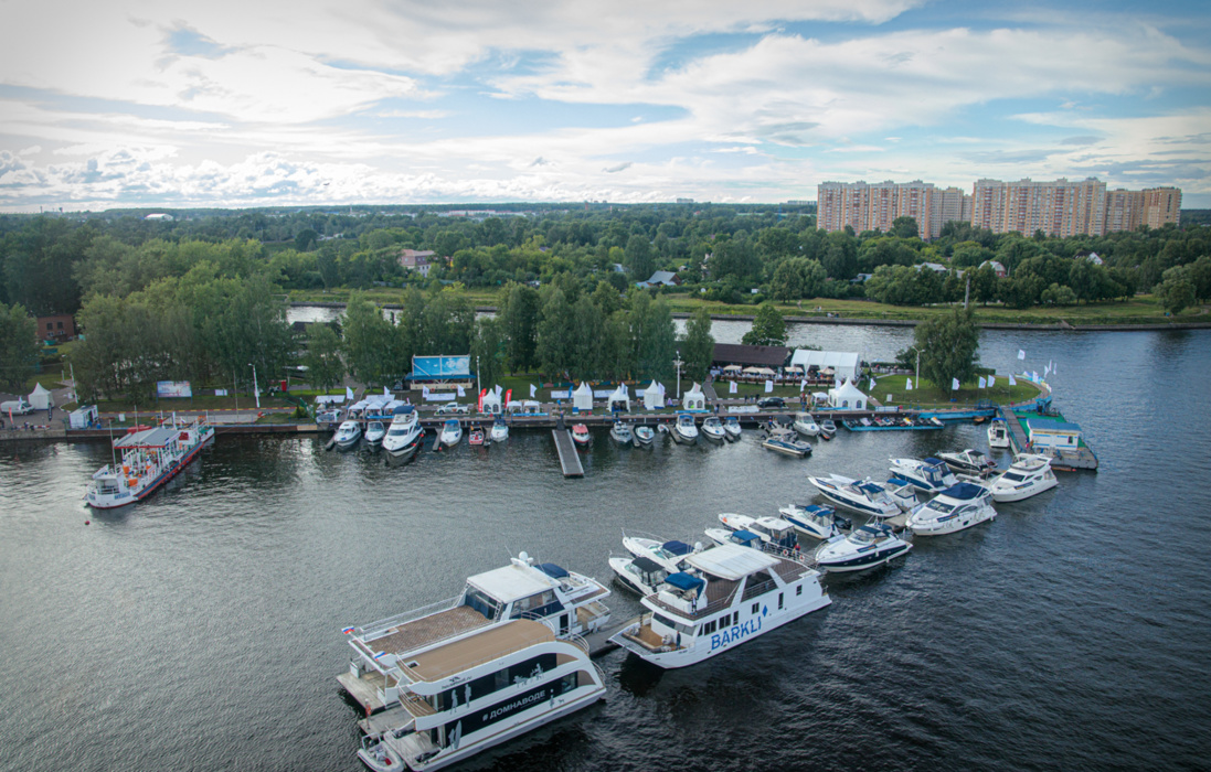 More than 40 motor yachts and boats ranging in size from 5 to 35 meters were exhibited on shore stands and berths.