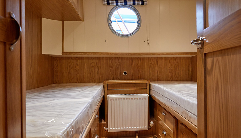 Piper 60M Motor Class Dutch Barge