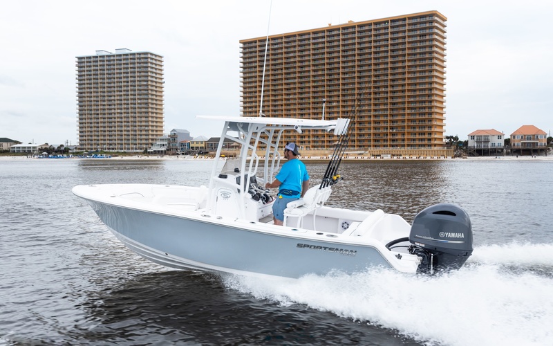 Sportsman Heritage 211 Center Console