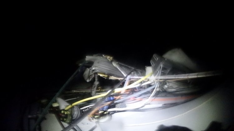 Broken mast on deck
