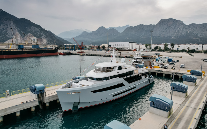 Bering 145