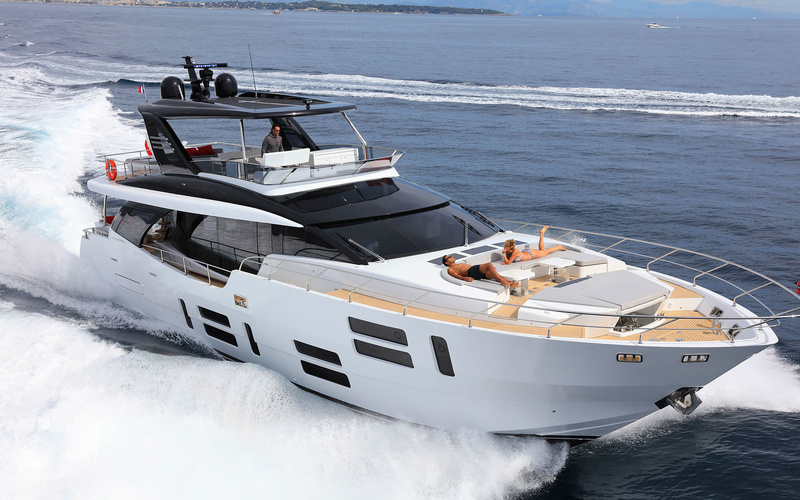 Canados  808 Maximus
