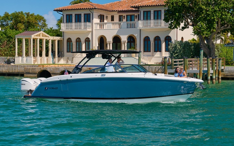 Cobalt R33 Outboard