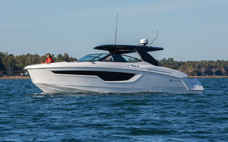 Cruisers Yachts 38 GLS Outboard
