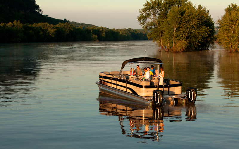 Premier Pontoons Grand Entertainer