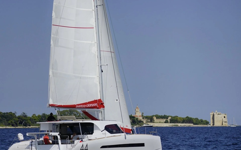 Aventura 44