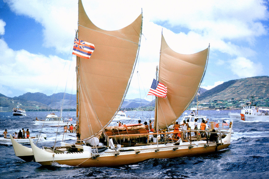 A Hokulea canoe from Hawaii to Tahiti in 1976 without navigation aids.