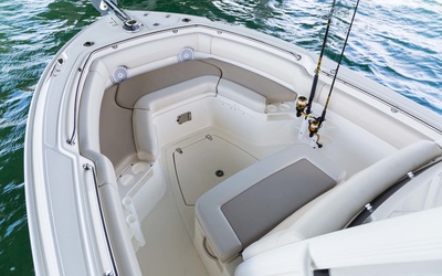 Boston Whaler 230 Outrage