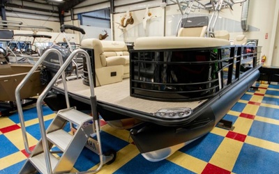 Sunchaser Eclipse 8523 CC Fish