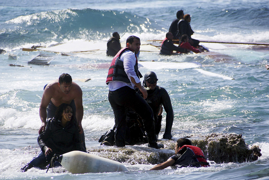 Since the beginning of 2015, the flow of migrants to the European Union has exceeded 340 thousand people. By the end of the year this figure may reach 800 thousand - four times more than last year.