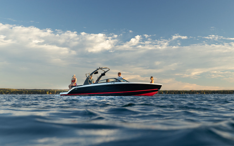 Four Winns H4 Surf