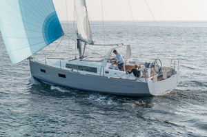 Beneteau Oceanis 38