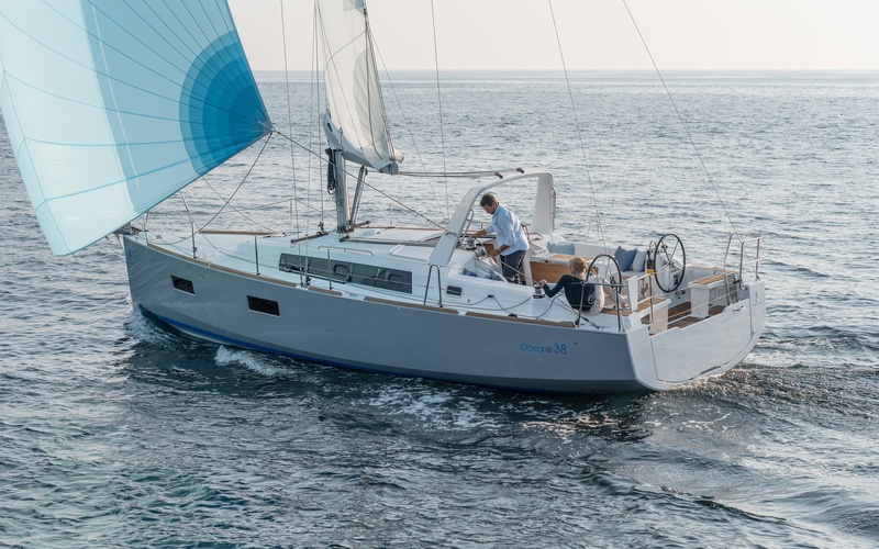 Beneteau Oceanis 38