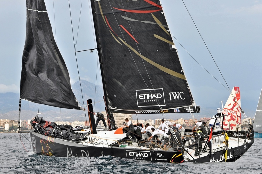 Abu Dhabi team boat. The half tank that replaced the deckhouse is clearly visible.