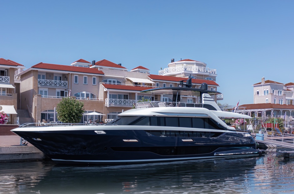 Van der Valk Dutch Falcon