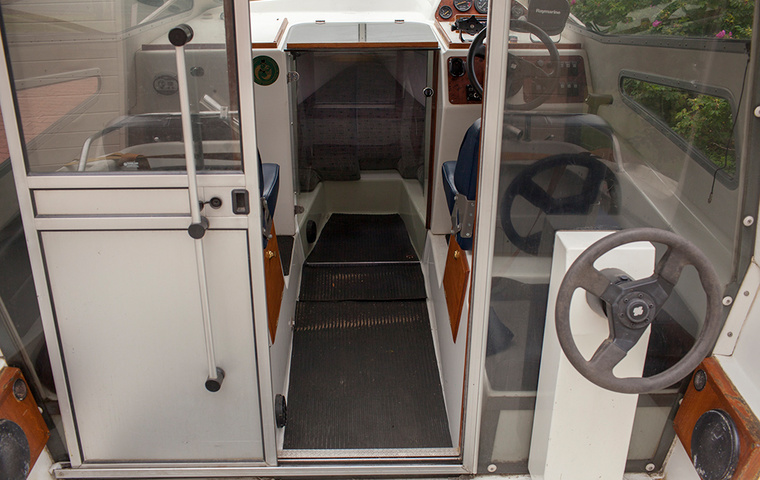 Silver Eagle Star Cabin 650 (2000)