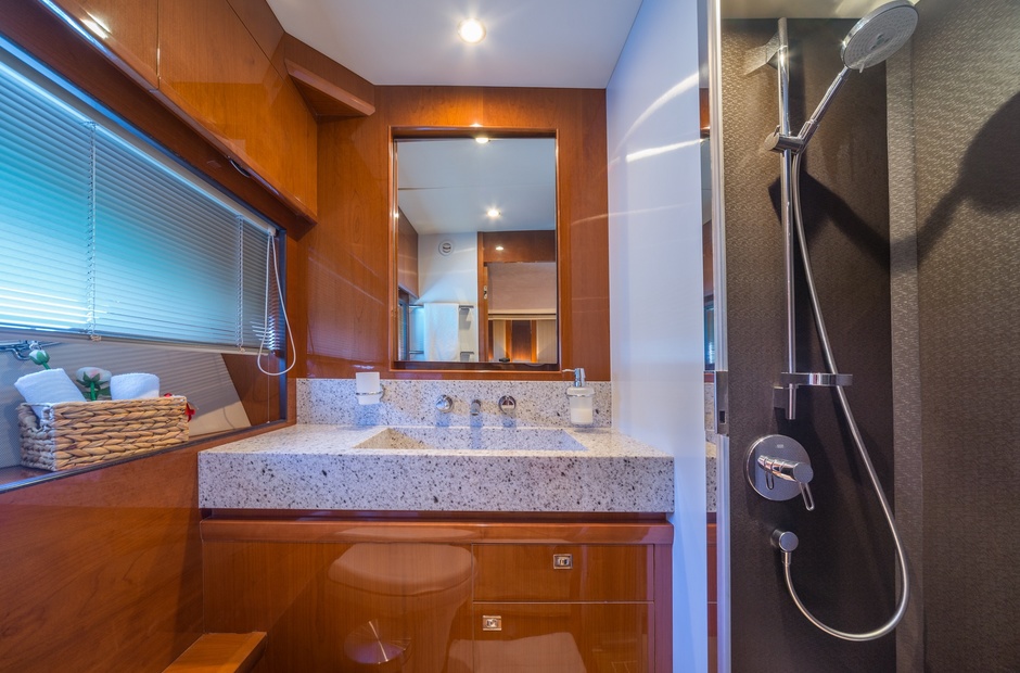 Princess 66° Above