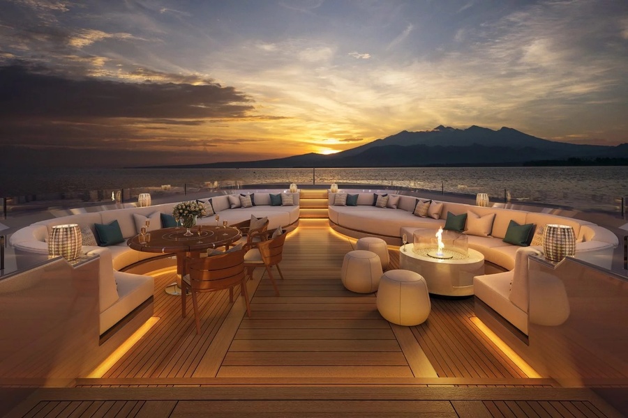The wonderful bow area of a Benetti B.Now 72M