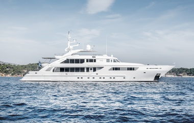 ISA Yachts Oasis