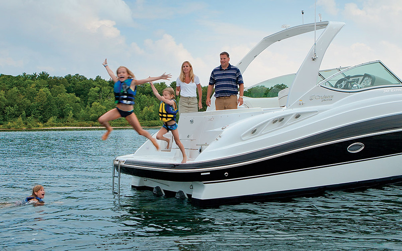 Cruisers Yachts 315 Express