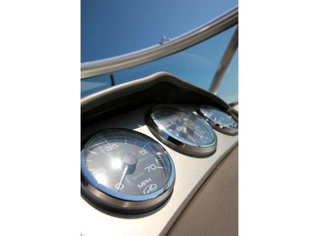 Sea Ray 240 Sun Sport