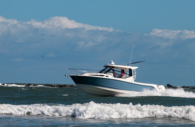 Boston Whaler 325 Conquest