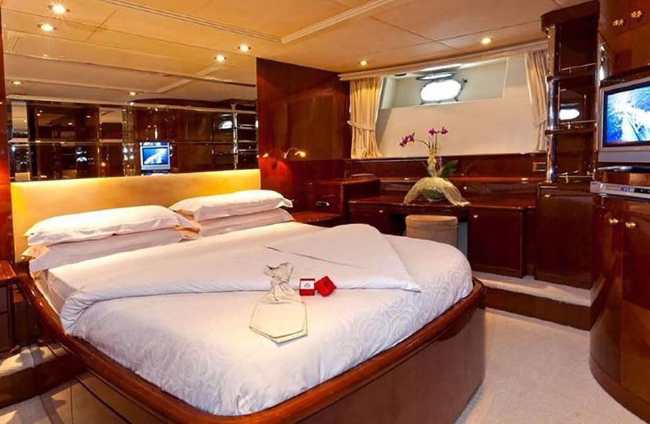 Azimut Happy Spirit
