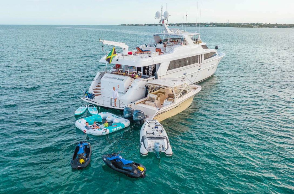 Hatteras Magnum Ride
