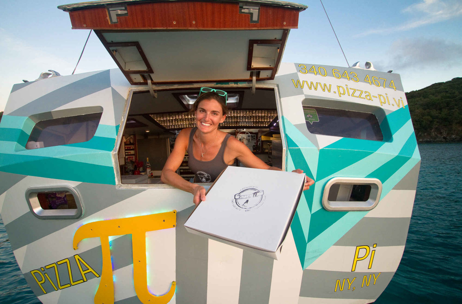 Pizza Pi, пиццерия на лодке c доставкой на борт