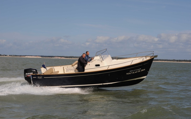 Rhea 27 Escapade