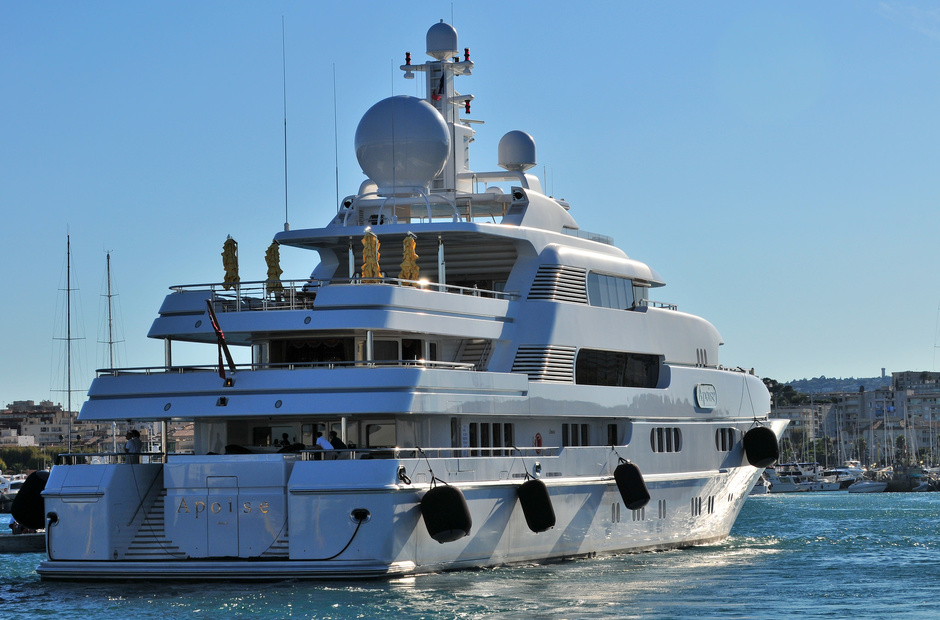 Lurssen Titania