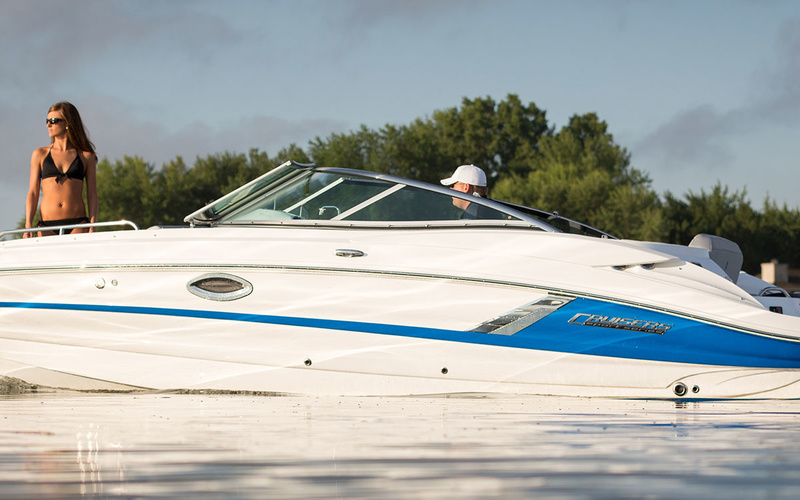 Cruisers Yachts 238 Bow Rider
