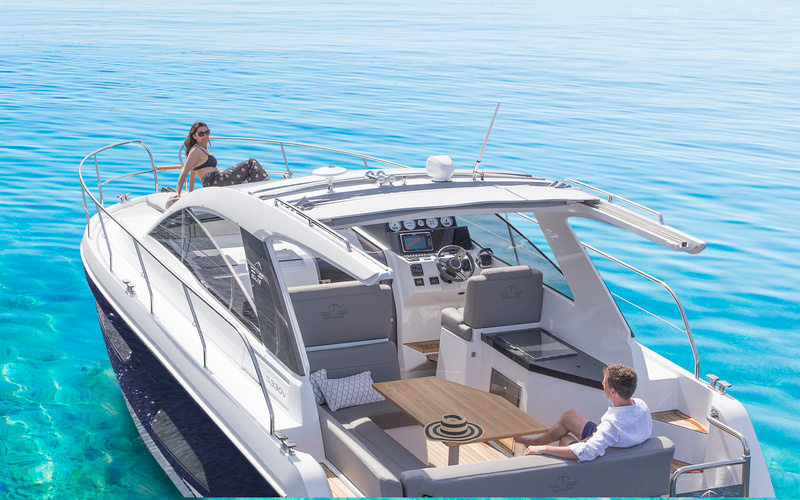 Sealine S330V