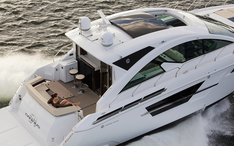 Cruisers Yachts 54 Cantius