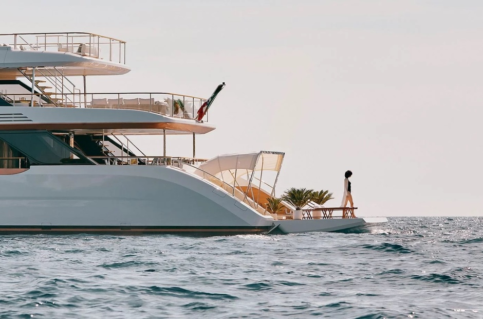 Benetti Alluria