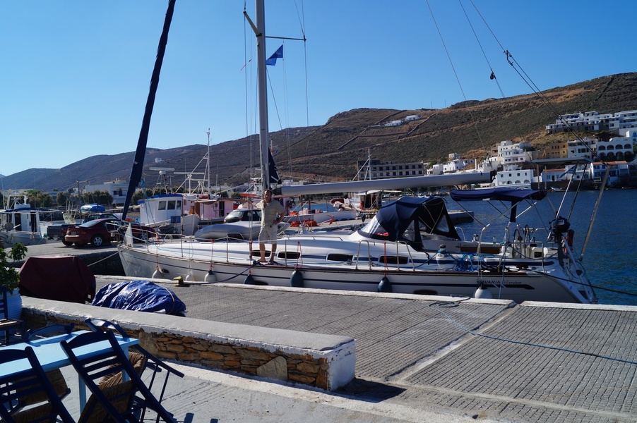 On Kitnos, without an anchor, a windlass and a jib.