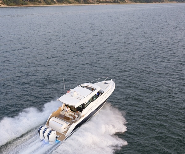 Tiara 48 LE