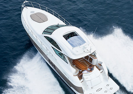 Cruisers Yachts 520 Sports Coupe