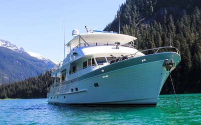 Outer Reef 880 Cockpit Motoryacht