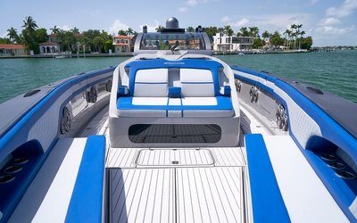 Midnight Express 60′ Pied-A-Mer