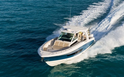 Boston Whaler 420 Outrage