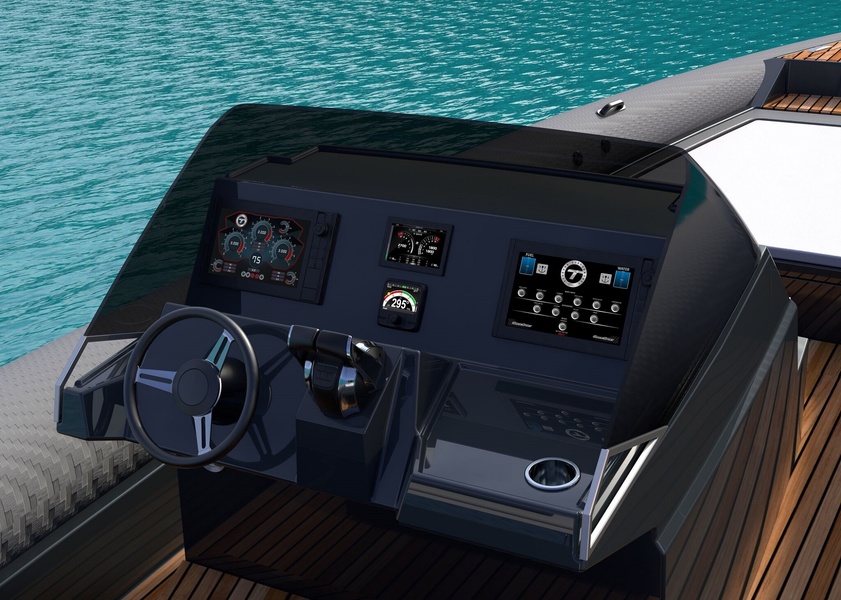 The control station is characterized by perfect ergonomics and low profile, which is important in terms of aerodynamics.