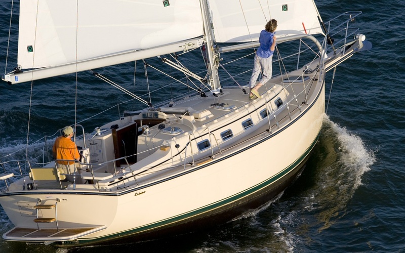 Island Packet Yachts Estero