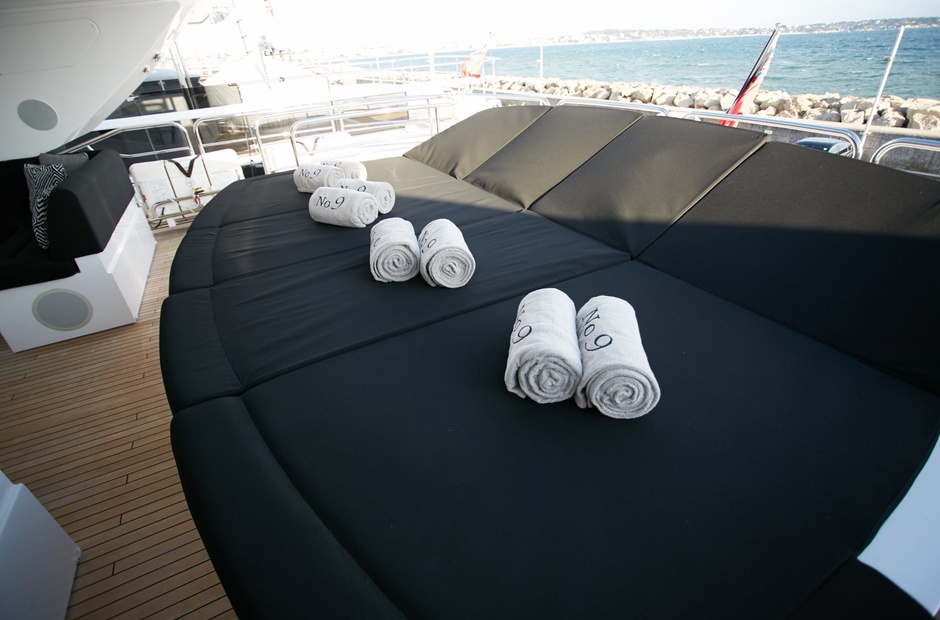 Sunseeker Lady Volantis
