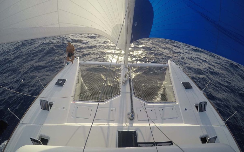 Mag of Poole skipper from the Lagoon 620, Rik Farrer, conducted portable tankstags to increase the power of sails at full speed.