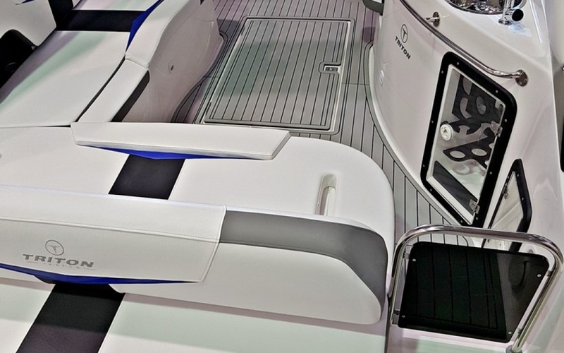 Triton 250 Open