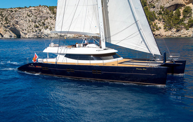 Yachts Industries  Mashua Bluu