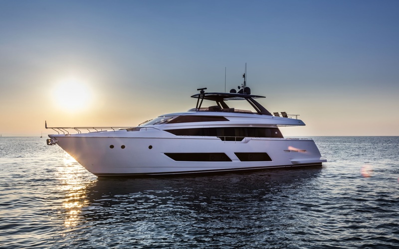 Ferretti 850